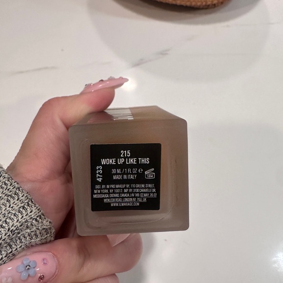 NEW Il Makiage Woke Up Like This Foundation - Picture 4 of 9